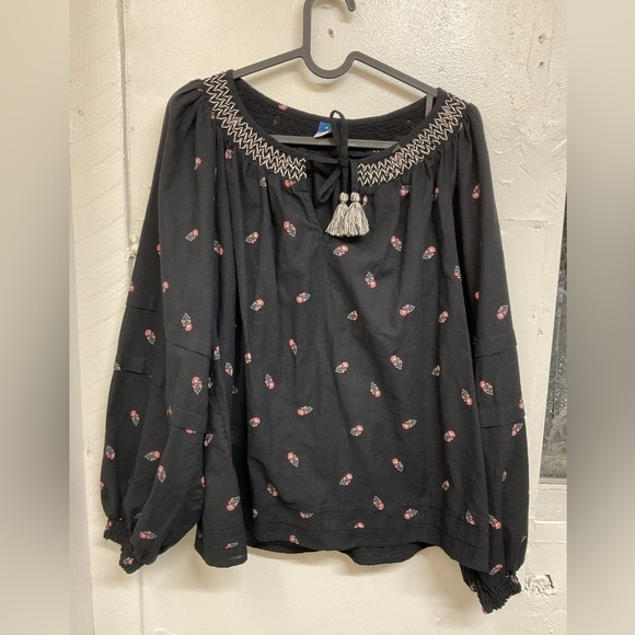 Old Navy Tops - Old Navy size M Puff-Sleeve Floral Smocked Poet Swing Blouse Top